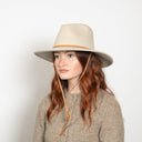 Tanner in Eucalyptus