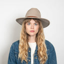 Riley in Taupe