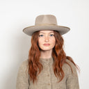 Bennie in Taupe